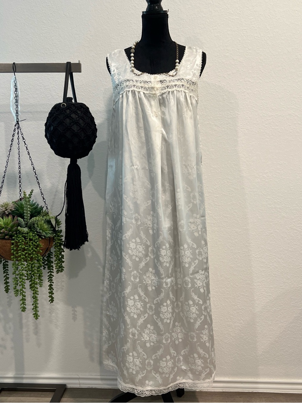 Christian Dior White Floral Jacquard Lace-Trim Nightgown Sz L